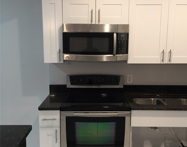 2937 Winkler Avenue - Photo Thumbnail 2
