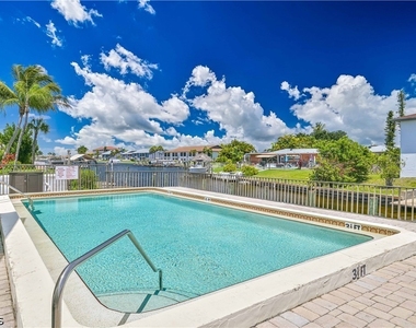 4711 Se 5th Avenue - Photo Thumbnail 32