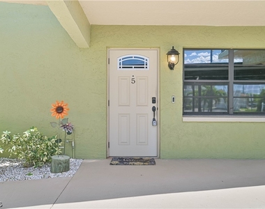 4711 Se 5th Avenue - Photo Thumbnail 1