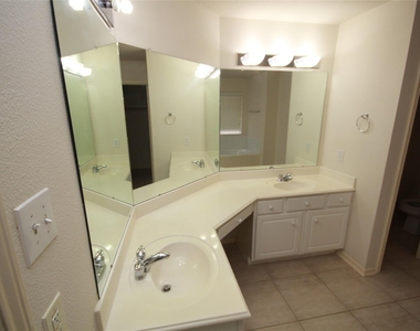 19055 Village Maple Court - Photo Thumbnail 20