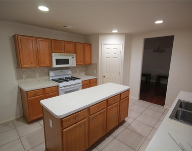 19055 Village Maple Court - Photo Thumbnail 12