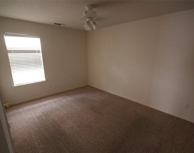 19055 Village Maple Court - Photo Thumbnail 8