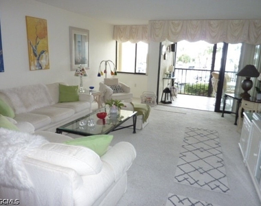 4821 S Landings Drive - Photo Thumbnail 8
