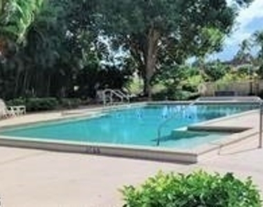 4821 S Landings Drive - Photo Thumbnail 3