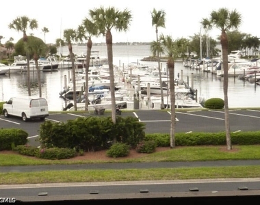 4821 S Landings Drive - Photo Thumbnail 14