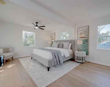 2414 Walnut Bend Lane - Photo Thumbnail 24