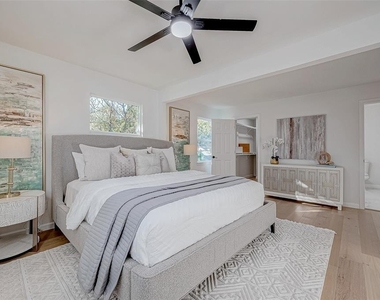 2414 Walnut Bend Lane - Photo Thumbnail 25