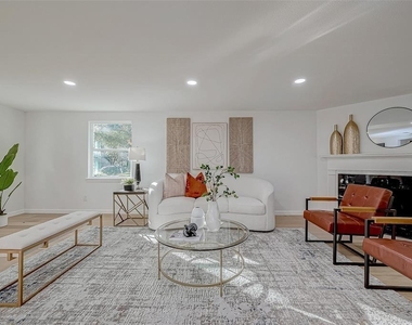 2414 Walnut Bend Lane - Photo Thumbnail 8