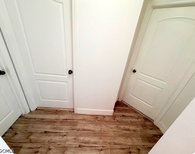 2020 Nw 16th Terrace - Photo Thumbnail 9