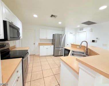 2020 Nw 16th Terrace - Photo Thumbnail 8