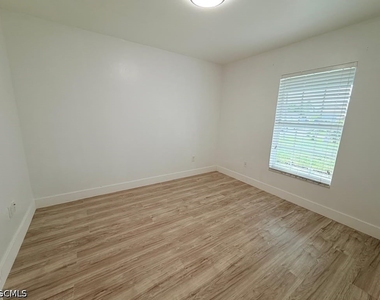 2020 Nw 16th Terrace - Photo Thumbnail 10