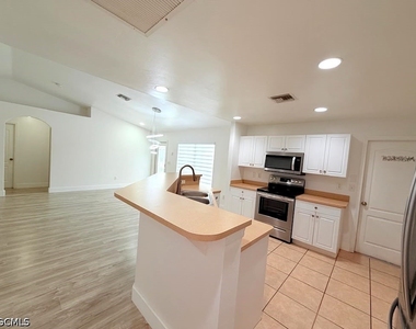 2020 Nw 16th Terrace - Photo Thumbnail 7