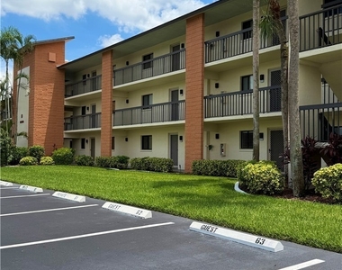 16150 Bay Pointe Boulevard - Photo Thumbnail 2