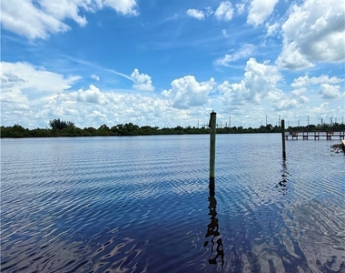16150 Bay Pointe Boulevard - Photo Thumbnail 23