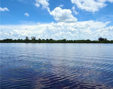 16150 Bay Pointe Boulevard - Photo Thumbnail 24