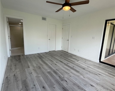 16150 Bay Pointe Boulevard - Photo Thumbnail 28