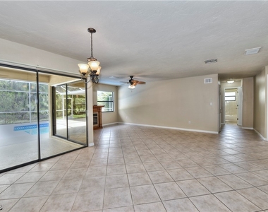 3603 Se 18th Place - Photo Thumbnail 7