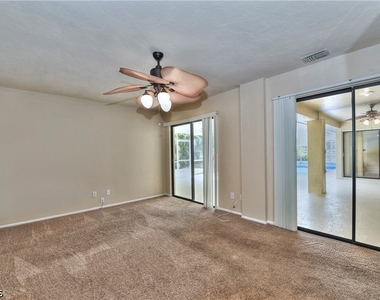 3603 Se 18th Place - Photo Thumbnail 8