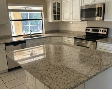3603 Se 18th Place - Photo Thumbnail 4