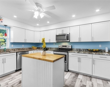 3823 Se 13th Avenue - Photo Thumbnail 6