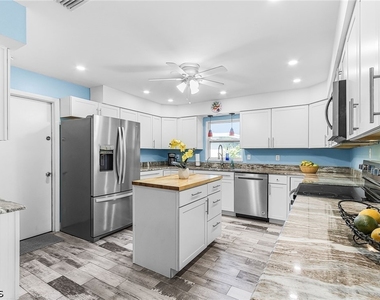 3823 Se 13th Avenue - Photo Thumbnail 5