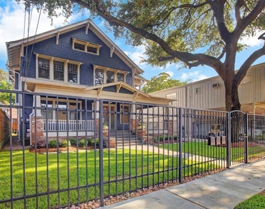 217 Marshall Street - Photo Thumbnail 15