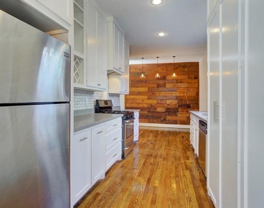 217 Marshall Street - Photo Thumbnail 6