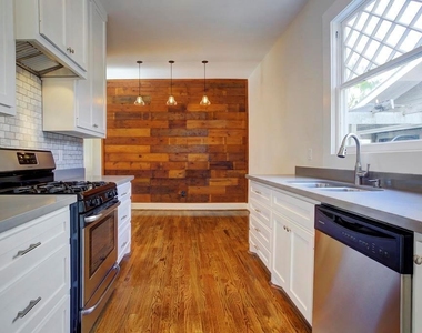 217 Marshall Street - Photo Thumbnail 5