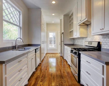 217 Marshall Street - Photo Thumbnail 4