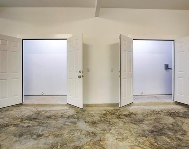 217 Marshall Street - Photo Thumbnail 13