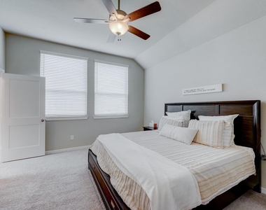 7011 Golden Groundsel Drive - Photo Thumbnail 8