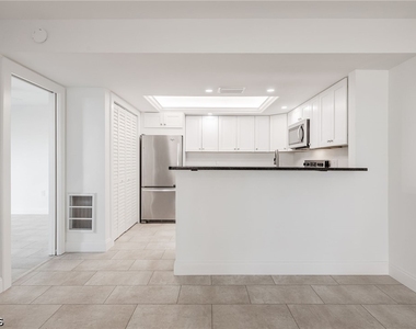 11674 Pointe Circle Drive - Photo Thumbnail 18