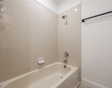 11674 Pointe Circle Drive - Photo Thumbnail 10