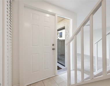 11674 Pointe Circle Drive - Photo Thumbnail 23