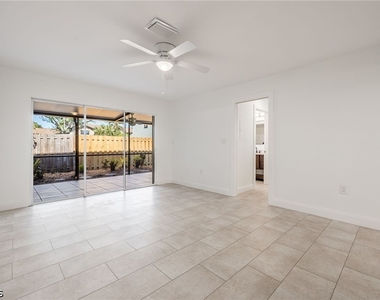 11674 Pointe Circle Drive - Photo Thumbnail 13