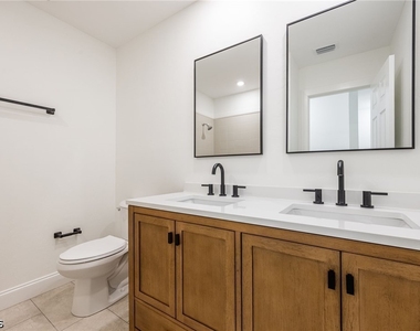 11674 Pointe Circle Drive - Photo Thumbnail 11