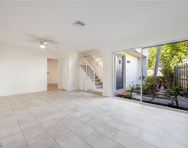 11674 Pointe Circle Drive - Photo Thumbnail 22