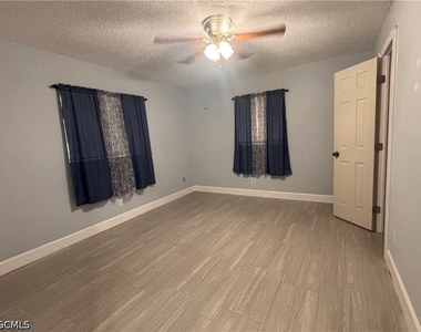 2604 E 3rd Street - Photo Thumbnail 14
