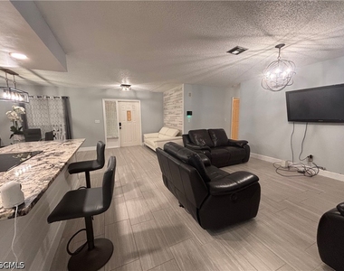 2604 E 3rd Street - Photo Thumbnail 7