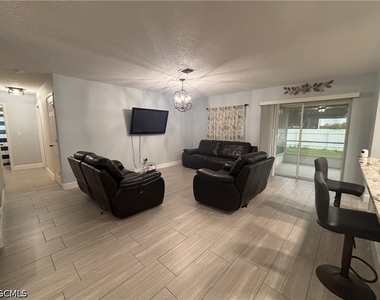 2604 E 3rd Street - Photo Thumbnail 8