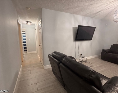 2604 E 3rd Street - Photo Thumbnail 9