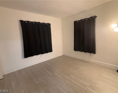 2604 E 3rd Street - Photo Thumbnail 11