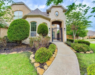 10702 Claythorne Court - Photo Thumbnail 4