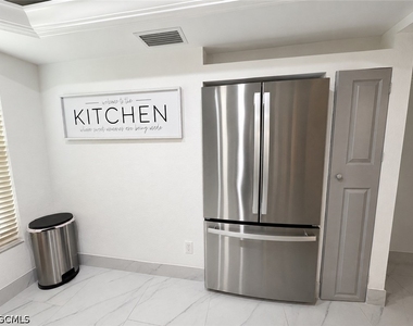 2225 Sw 3rd Place - Photo Thumbnail 6