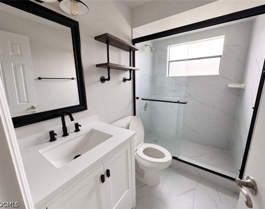 2225 Sw 3rd Place - Photo Thumbnail 8