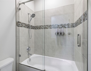 5069 Penella Avenue - Photo Thumbnail 16