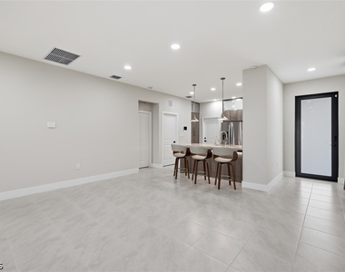 5069 Penella Avenue - Photo Thumbnail 1