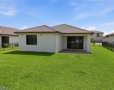 5069 Penella Avenue - Photo Thumbnail 19