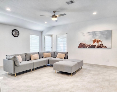 29914 Reagans Ranch Drive - Photo Thumbnail 15