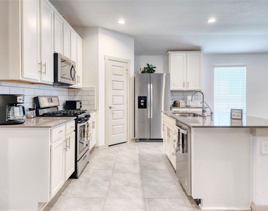29914 Reagans Ranch Drive - Photo Thumbnail 5